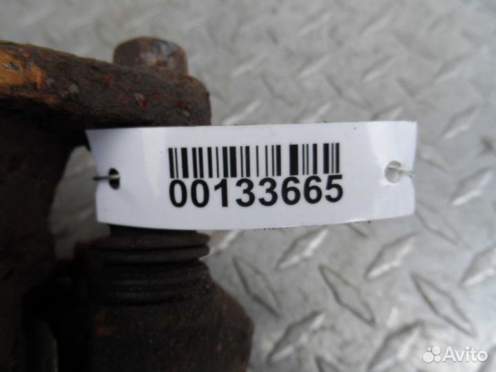 Суппорт передний правый Nissan Xterra N50