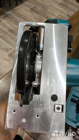 Аккумуляторная циркулярная пила Makita dss 610