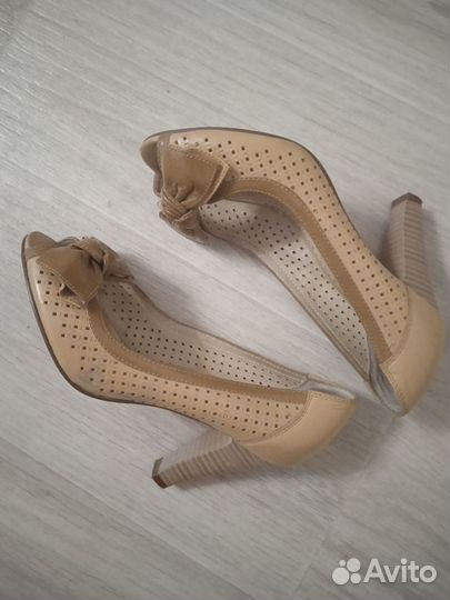Туфли женские,34-35 размер,фирма covani
