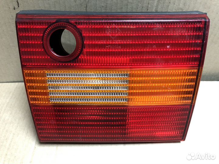 Фонарь крышки багажника правый Фольксваген Б4