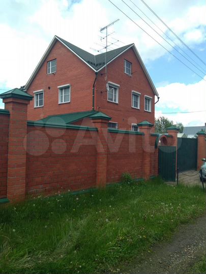 Дом 385 м² на участке 19,2 сот.