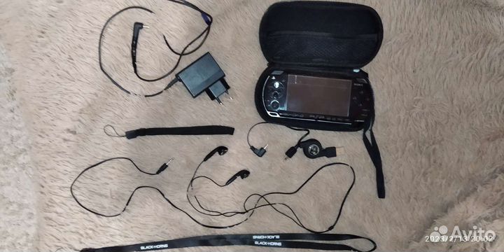 PSP 3008 прошитая с аксессуарами