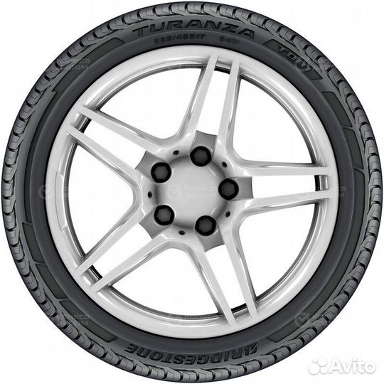 Bridgestone Turanza T001 215/45 R16 90V