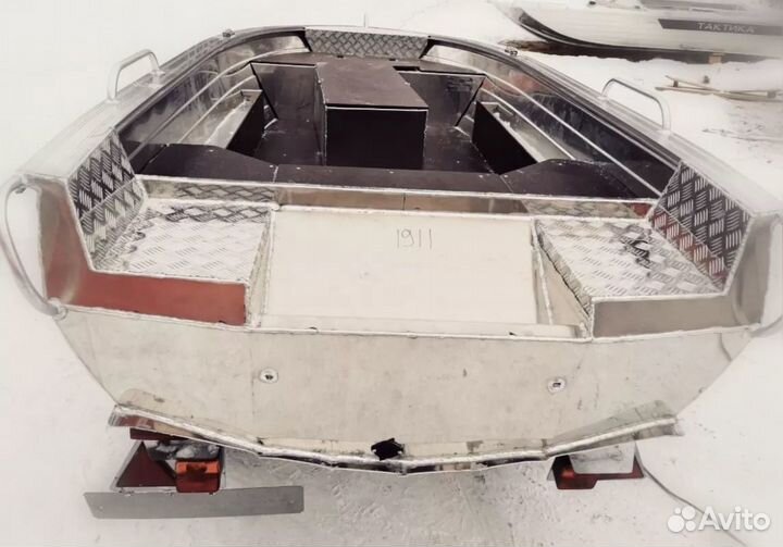 Моторно-гребная лодка Тактика-390 рм fish