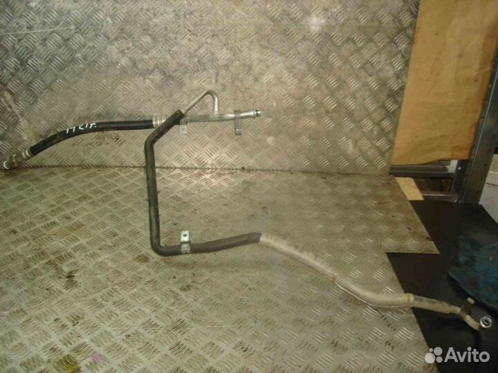 Трубка Nissan Elgrand E51 2002-2010