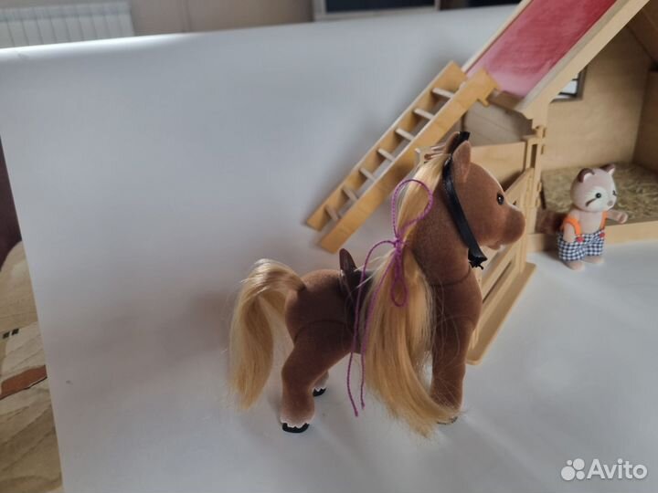Sylvanian families конюшня