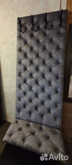 Вешалка и банкетка