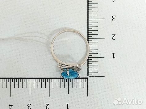 Кольцо с синтетическим камнем Золото