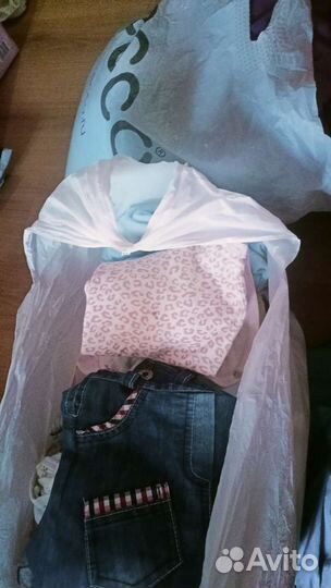 Отдам два пакета вещей и один обуви на девочку с 0