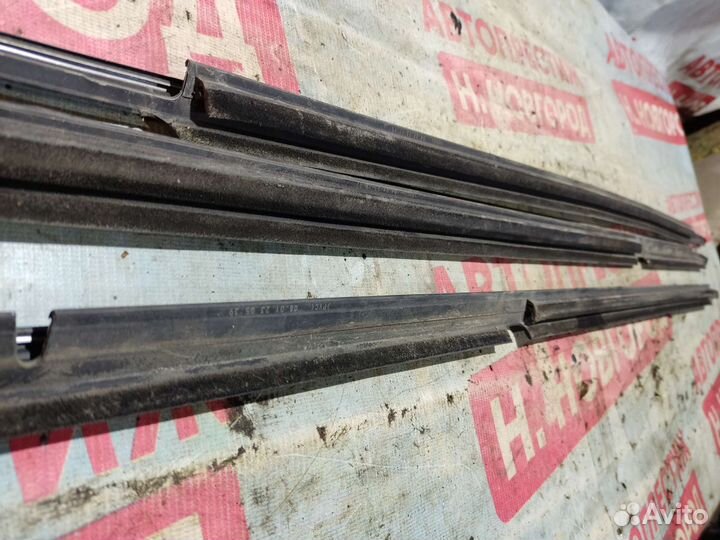 Бархотка двери toyota avensis т250