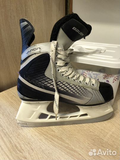 Коньки хоккейные