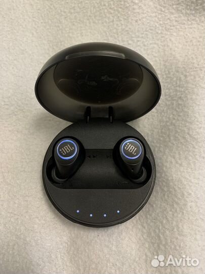 Беспроводные наушники jbl free x