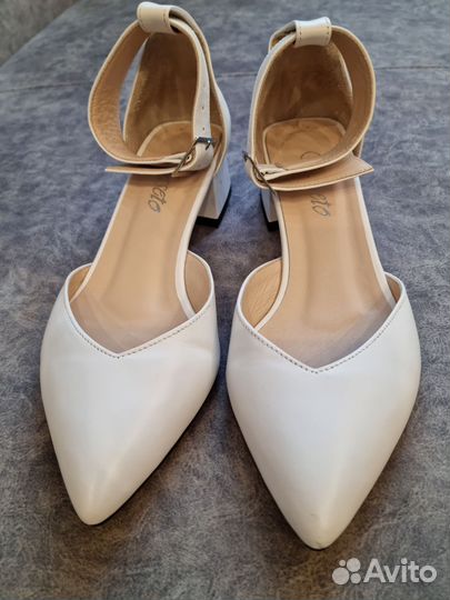Туфли кожаные белые 36 размер