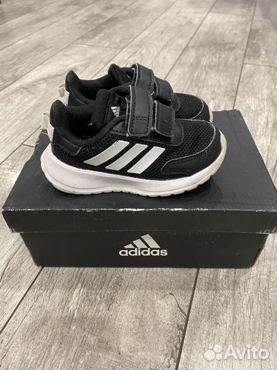 Кроссовки детские adidas 22/23