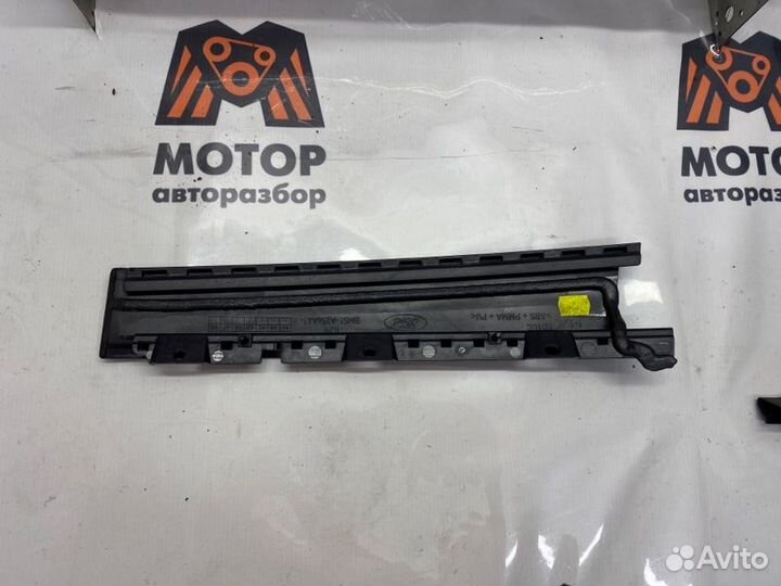 Накладка двери задняя левая Ford Focus 3 хетчбэк