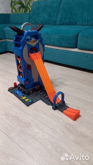 Hot wheels мега гараж