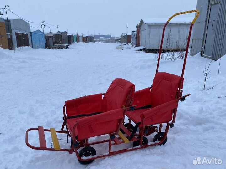 Санки для двойни, погодок