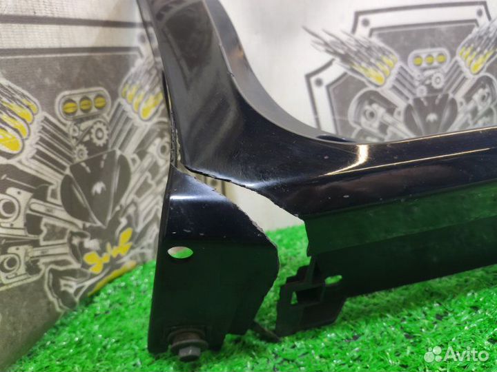 Накладка на порог правая Toyota Voxy/Noah/Esquire