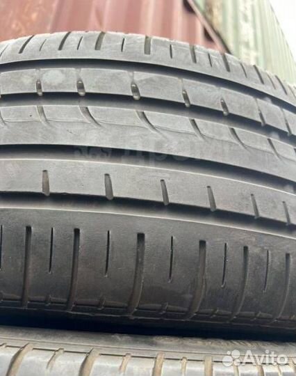 Pirelli P Zero Rosso 235/45 R19