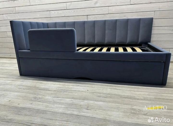 Детская кровать с мягкими бортиками