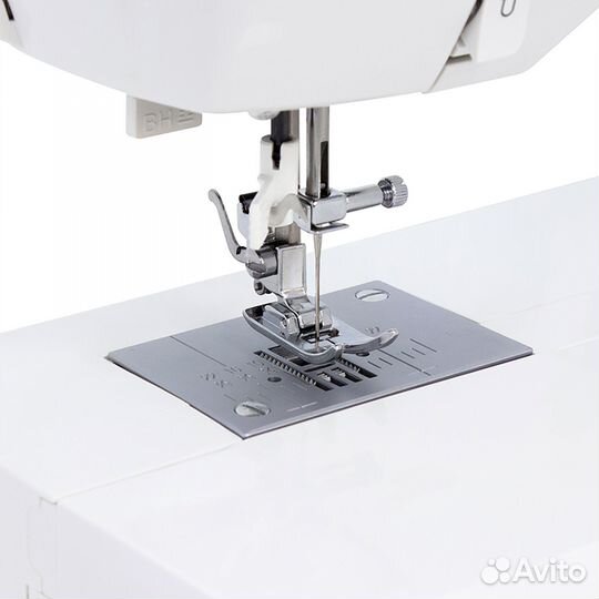 Электронная швейная машинка Singer