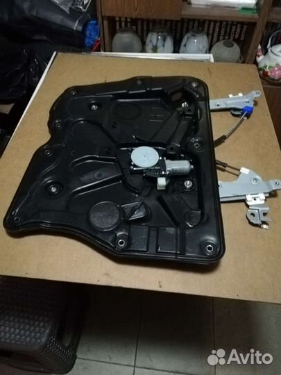 Стекло подъёмник левой передней двери Ниссан Х тр