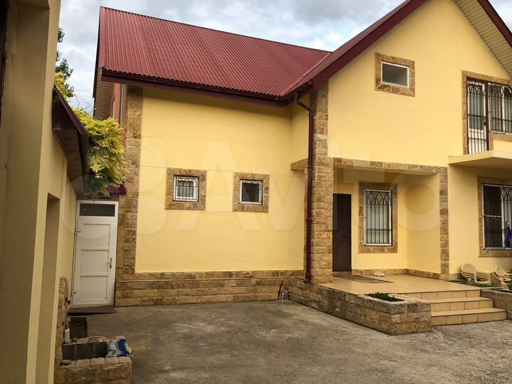 Дом 230 м² на участке 5 сот.