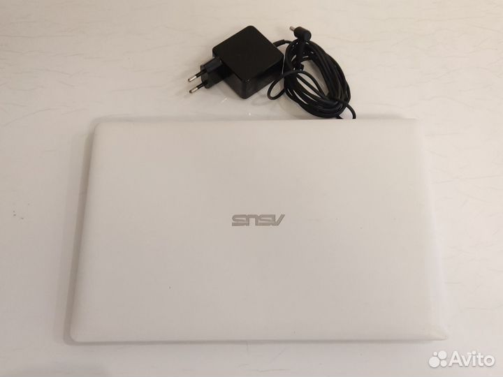 Ноутбук Asus X200MA