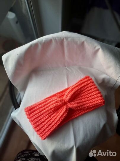 Повязка на голову вязаная