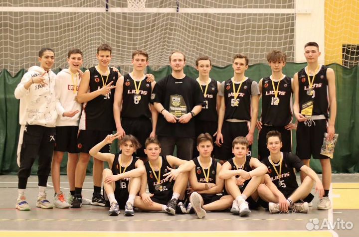 Тренер по баскетболу