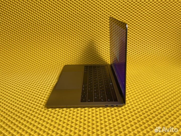 Macbook pro 13 2016 Touch Bar / i7 / 16gb / 1Tb