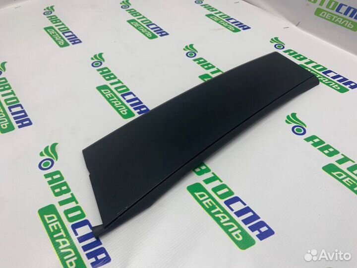 Накладка декоративная двери задняя правая Mazda