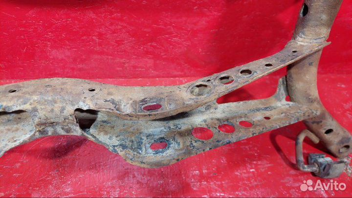 Балка подвески задняя Volkswagen Touran BKC 2005