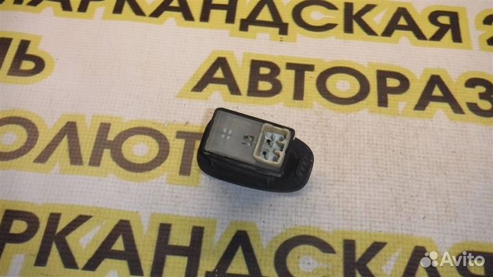 Кнопка стеклоподъемника Hyundai Accent II (LC) 19