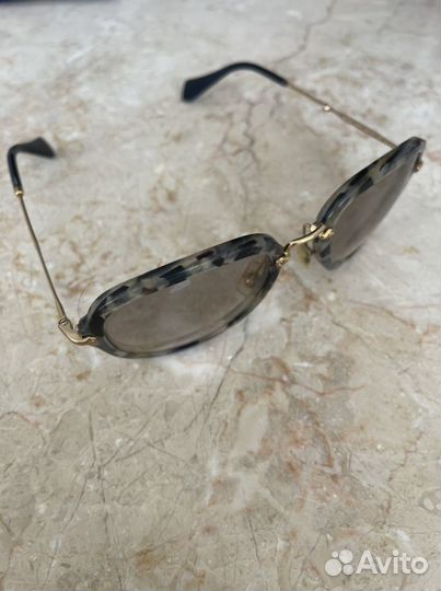 Солнцезащитные очки miu miu