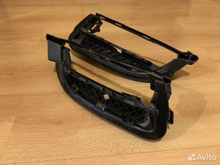 Решетка бампера.Накладка птф BMW E82,87,88