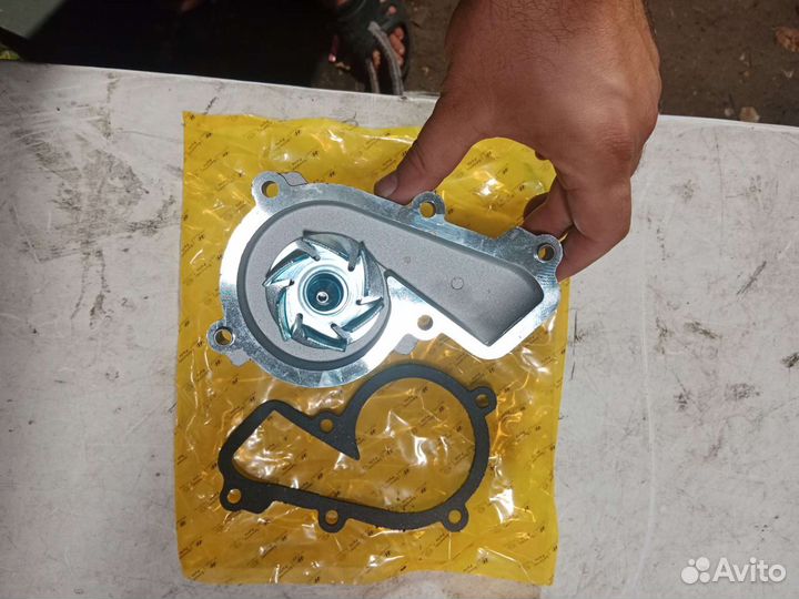 Помпа водяной насос Hyundai i30 i40 ix35 Optima