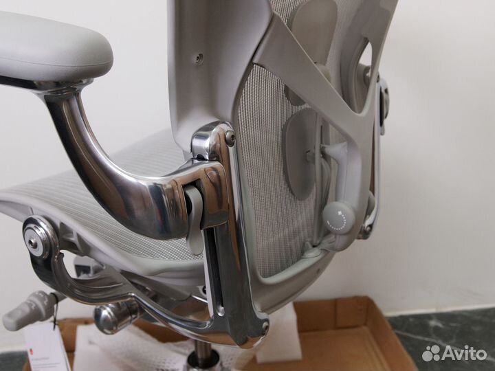 Herman Miller Aeron Mineral Polished Aluminium