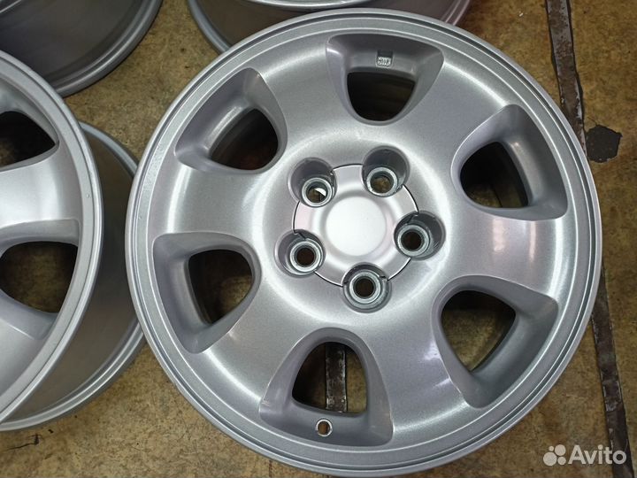 Диски ориг. Toyota r16 5/114,3 dia67,1 6,5j et45