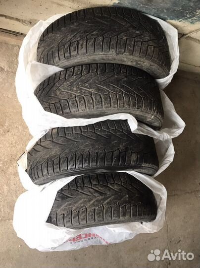 Nokian Tyres Hakkapeliitta R2 SUV 235/60 R18