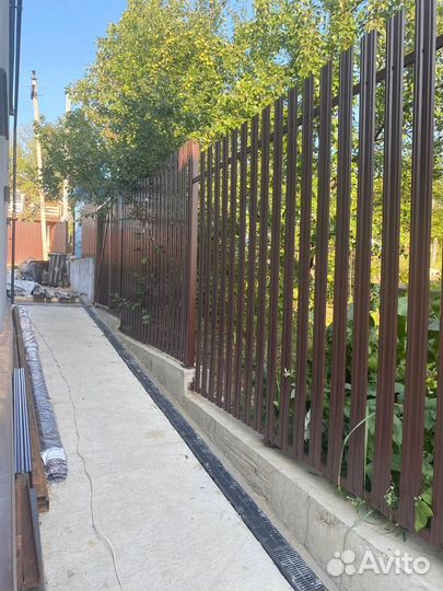Забор под ключ из евроштакетника