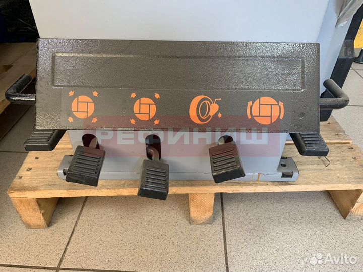 Шиномонтажный станок полуавтомат до 24