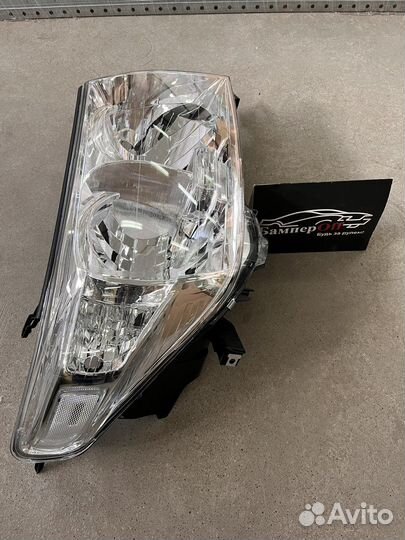 Фара Toyota Land Cruiser 200 2007-2011