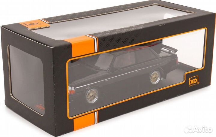 Модель 1/18 Volvo 240 Turbo Custom 1984 черный