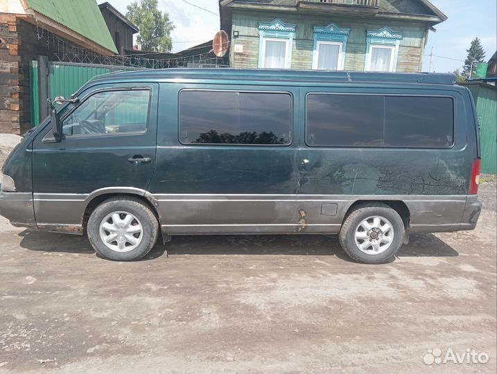 SsangYong Istana 2.9 МТ, 1999, 105 843 км