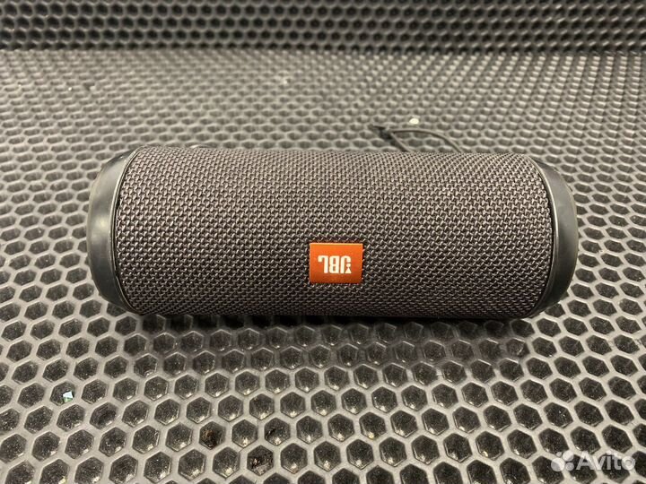 Колонка jbl charge 3