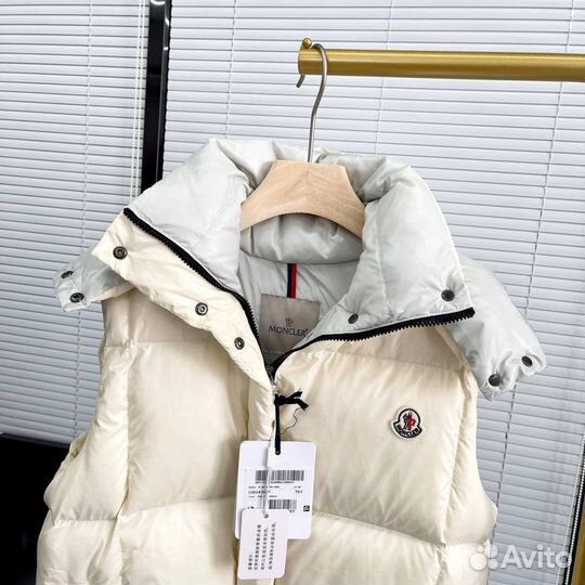 Жилетка пуховая женская Moncler