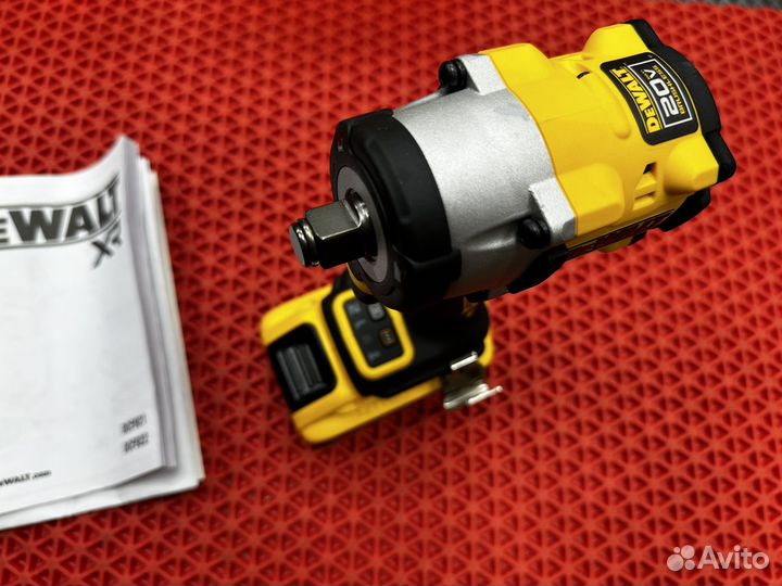 Аккумуляторная гайковерт dewalt DCF 921