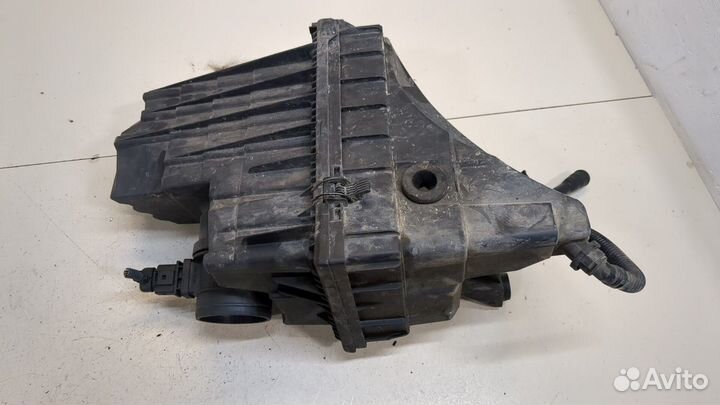 Корпус воздушного фильтра Volkswagen Transporter 5