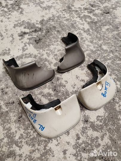 Брызговики Toyota Wish 2003-2009